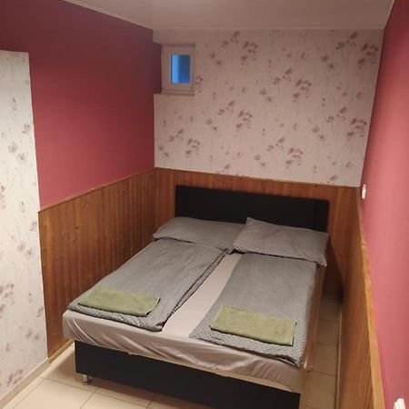 Pingpong Apartman Soltvadkert Exterior photo